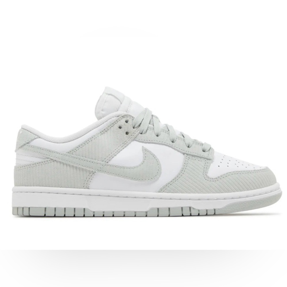 *BRAND NEW* Women’s Nike Dunk Low Corduroy